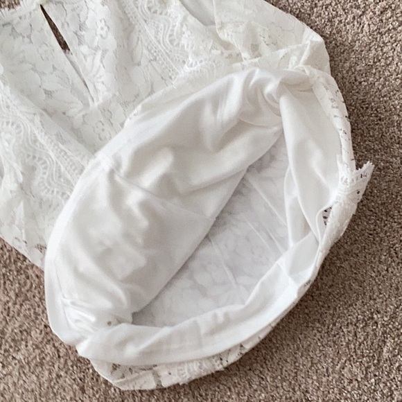 WHITE LACE TANK SIZE SMALL - Picture 4 of 4